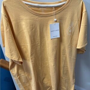 NWT mom graphic tee